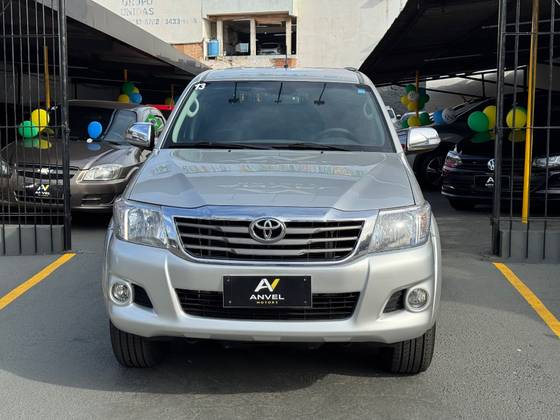 TOYOTA HILUX 2.7 SRV 4X4 CD 16V FLEX 4P AUTOMÁTICO TOYOTA HILUX 2.7 SRV 4X4 CD 16V FLEX 4P AUTOMÁTICO